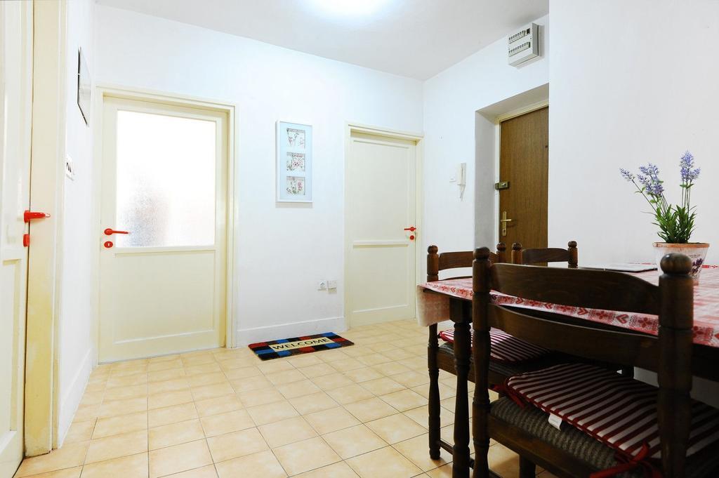 Split Central Lovely Flat Rum bild